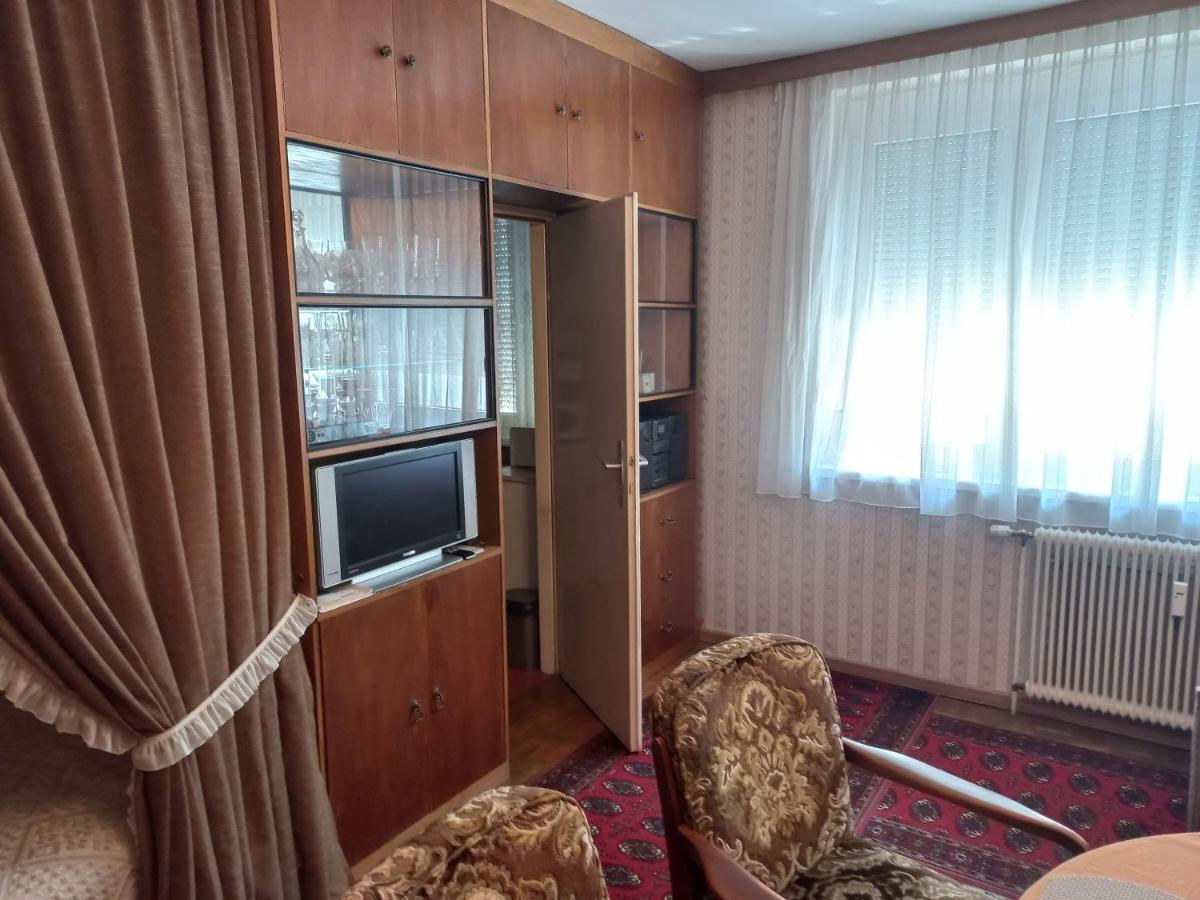Ferienwohnung ,,Wohnen Wie Zu Grossmutter'S Zeiten'' Wien Eksteriør billede