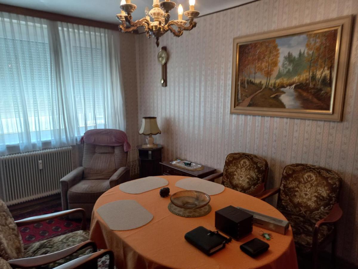 Ferienwohnung ,,Wohnen Wie Zu Grossmutter'S Zeiten'' Wien Eksteriør billede